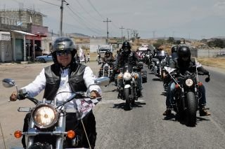 Armenta cumple su palabra con mujeres y ni&ntilde;os en Azumiatla