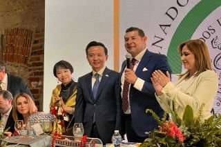 Armenta fortalece relaciones de Alemania y China con Puebla a favor de la econom&iacute;a