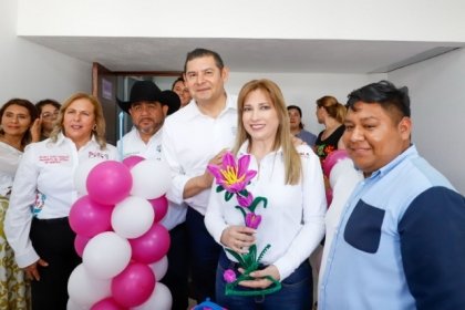 Alejandro Armenta inaugura la tercera de 27 Casas Carmen Serd&aacute;n