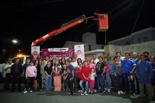 Entrega Pepe Chedraui 142 luminarias modernizadas en Lomas del Sur