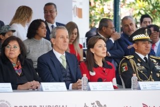 Asiste Pepe Chedraui al Desfile C&iacute;vico -Militar por el 215 Aniversario de la Independencia
