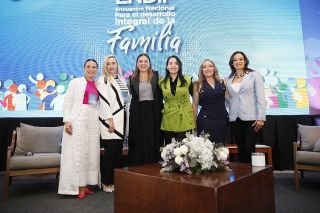 Estrategia de salud mental del SMDIF Puebla, un &eacute;xito en encuentro nacional para el desarrollo integral de la familia