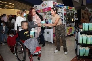 Sorprende SMDIF a ni&ntilde;as, ni&ntilde;os y adolescentes con funci&oacute;n de cine