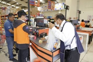 Invita el SMDIF a las personas adultas mayores a formar parte del programa Empacadores Voluntarios