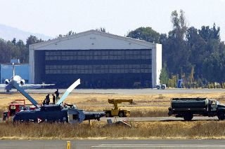 Chocan dos helic&oacute;pteros en Australia, fallecen cuatro personas y tres resultan lesionadas