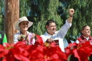 Claudia Sheinbaum, luego de reunirse con m&aacute;s de 50 mil personas en Oaxaca visita Puebla y Morelos