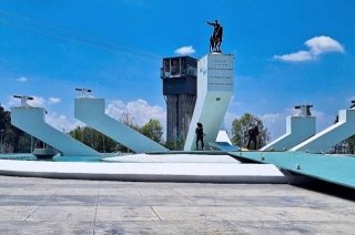 El INAH eval&uacute;a el nuevo rostro del Mausoleo a Zaragoza: una estatua monumental en camino