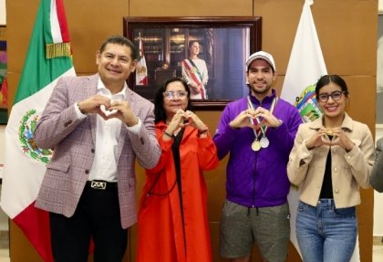 Gobierno de Puebla duplica apoyo econ&oacute;mico a medallistas  del estado