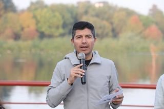 Eduardo Rivera entrega rehabilitaci&oacute;n del Parque Centenario Laguna de Chapulco