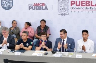 Entrega Armenta m&aacute;s de 11 MDP a fondo perdido para unidades nuevas de transporte p&uacute;blico