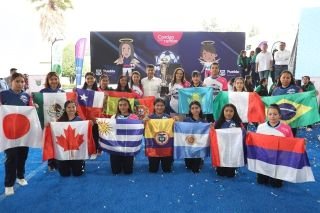 Trofeo del campeonato mundial de f&uacute;tbol 7 en Puebla comienza gira