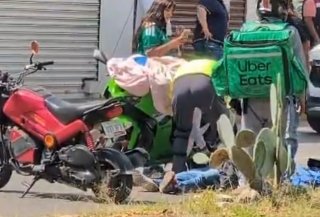 &iexcl;MORTAL ENCONTRONAZO! ANCIANO MUERE EN EL ASFALTO TRAS CHOQUE DE MOTOS EN LOMA LINDA; AMBULANCIA TARD&Oacute; UNA HORA