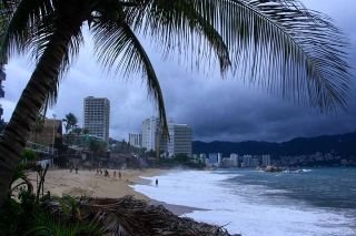 Hurac&aacute;n Bonnie se intensifica a categor&iacute;a 3 frente a Michoac&aacute;n y afecta a estos estados