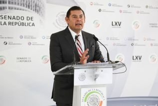 Alejandro Armenta propone otorgar est&iacute;mulos a empresas por aprovechamiento de sus residuos s&oacute;lidos y reciclaje&nbsp;