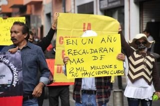 Contin&uacute;an marchas antorchistas para evitar verificaci&oacute;n vehicular