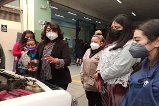 Ayuntamiento de Puebla trabaja para que las mujeres tengan acceso al oficio de la mec&aacute;nica automotriz &nbsp;