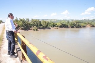 Con m&oacute;dulos de maquinaria se rehabilitan y construyen carreteras en Tenampulco