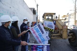 Eduardo Rivera P&eacute;rez arranca obras de construcci&oacute;n de pavimento en mayorazgo
