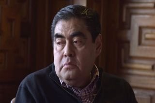 Barbosa se burla de los poblanos; asegura que no hay zonas controladas en Puebla por la delincuencia, pese al incremento delictivo