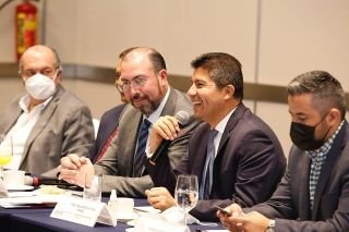 Eduardo Rivera presenta a Felipe Mojarro para impulsar reactivaci&oacute;n de vivienda