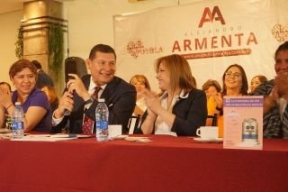 Armenta cumple en la defensa de las mujeres, la ni&ntilde;ez y la juventud