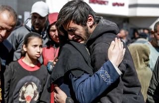 M&aacute;s de 100 palestinos mueren en Gaza, durante reparto de ayuda humanitaria