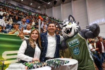 Con Lobos Puebla, Gobierno del Estado promueve el b&aacute;squetbol profesional