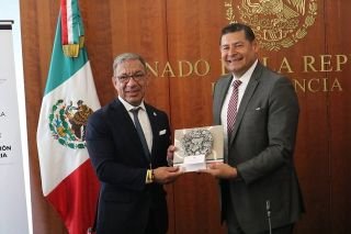 Cooperaci&oacute;n internacional en seguridad y recuperaci&oacute;n econ&oacute;mica impulsa Armenta