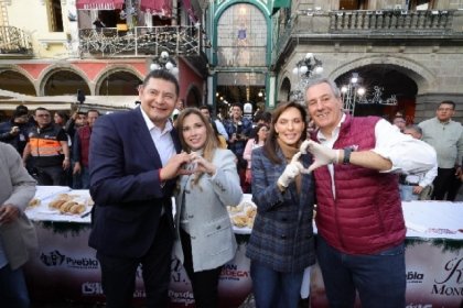 En unidad familiar, celebran Gobierno Estatal y Municipal r&eacute;cord Guinnes de rosca monumental