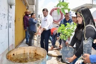 Armenta cumple y mantiene su compromiso de apoyar con pipas de agua a colonias de Puebla