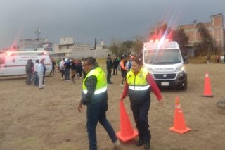 &iexcl;Impactante! Rayo cae en cancha de futbol de Chiautempan, Tlaxcala; hay 4 ni&ntilde;os y un adulto lesionados