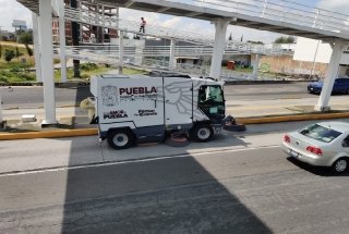 Tras a&ntilde;os de abandono, Gobierno del Estado dignifica vialidades con Barredoras Mec&aacute;nicas