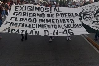 Maestros protestan en Casa Aguayo; piden en pago de su retroactivo