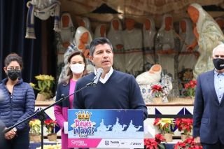 Eduardo Rivera P&eacute;rez y Liliana Ortiz anuncian desfile de reyes magos
