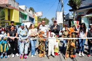Acude Pepe Chedraui al corte de list&oacute;n para el inicio del Carnaval de San Baltazar Campeche