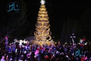 Z&oacute;calo capitalino se llena de luces, con el encendido del &aacute;rbol de navidad