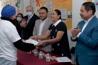 Gobierno de Puebla e ISSSTEP otorgan atenci&oacute;n y seguridad educativa a infantes hospitalizados