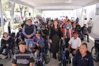 Encabeza Marielise Budib tercera entrega de aparatos  ortop&eacute;dicos