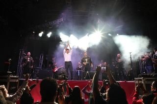 Grupo ca&ntilde;averal pone a bailar a Puebla capital