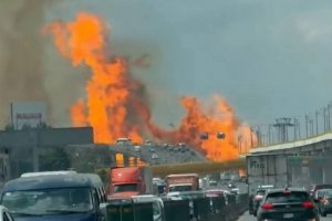 Explosi&oacute;n de pipa de gas en Iztapalapa deja varios heridos
