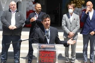 Inauguran centro de distribuci&oacute;n de tiendas de conveniencia en Puebla capital