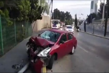 Sin rastro del conductor tras accidente en la Calzada Zavaleta