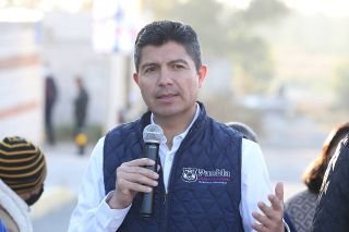 Inaugura Eduardo Rivera iluminaci&oacute;n en colonias del sur de Puebla