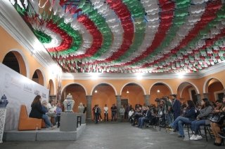 Paco Ignacio Taibo II visita Puebla y presenta: "Tina Modotti. Una mujer del Siglo XX"