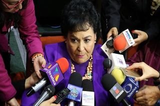 &iexcl;Paso a pasito! Carmen Salinas empieza a dejar el respirador; le har&aacute;n m&aacute;s pruebas