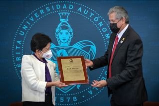 Los procesos de evaluaci&oacute;n por pares acad&eacute;micos representan oportunidades y retos: Rectora Lilia Cedillo