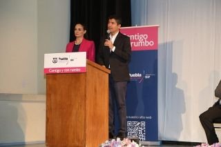 SMDIF Puebla combate cyberbullying
