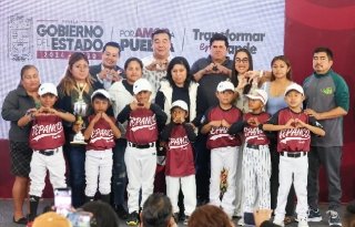 B&eacute;isbol y voleibol fortalecen el talento deportivo de las juventudes poblanas