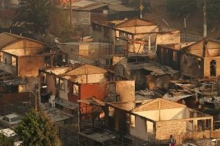 Aumentan a 122 los muertos por los incendios forestales en Chile