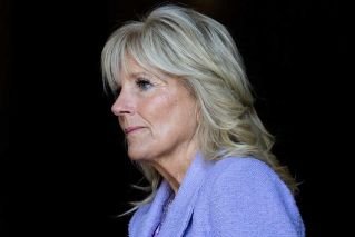 Jill Biden, primera dama de EU, da positivo a COVID-19; tiene s&iacute;ntomas leves